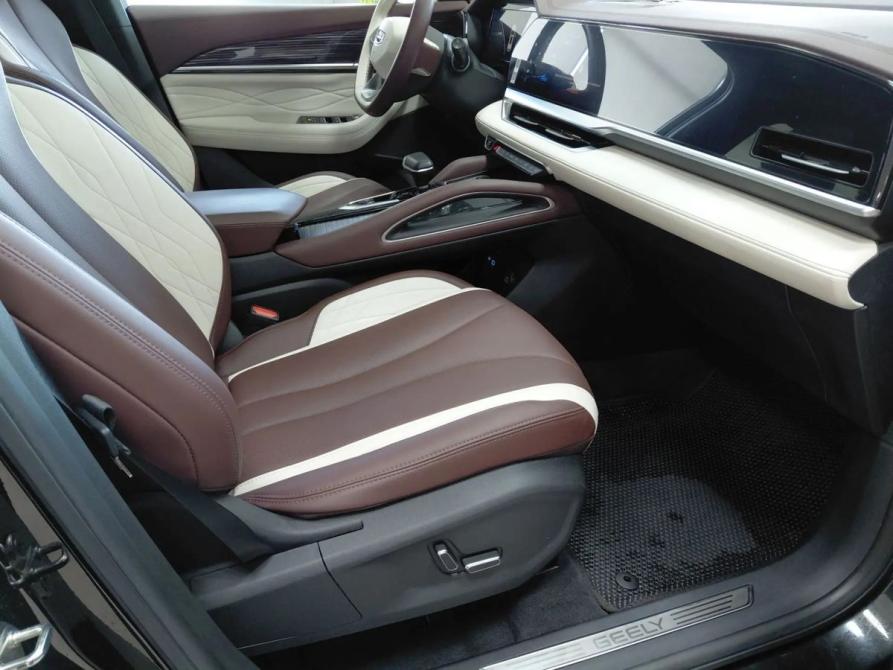 Geely Monjaro I Москва  - изображение 10