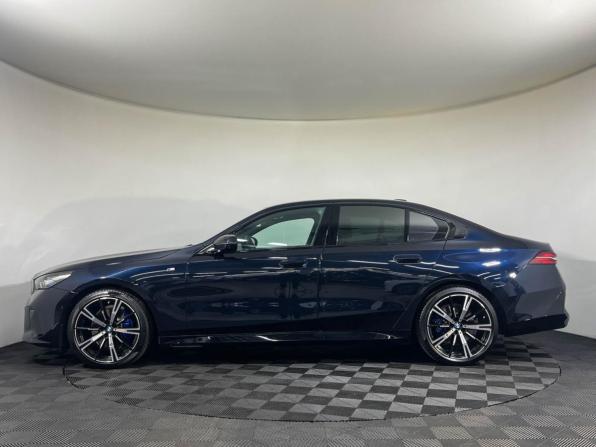 BMW 5 серии VIII (G60/G61/G68) с пробегом 2023 года, цена 7 471 303 рубля, 25001 км, седан, Автокод Объявления