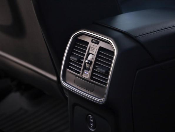 Porsche Macan I Рестайлинг 2 с пробегом 2021 года, цена 5 449 000 рублей, 90927 км, внедорожник, Автокод Объявления