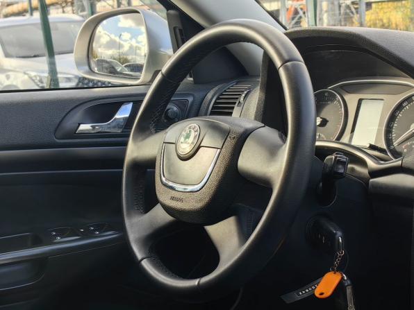 Skoda Octavia II (A5) Рестайлинг с пробегом 2009 года, цена 489 000 рублей, 355000 км, лифтбек, Автокод Объявления