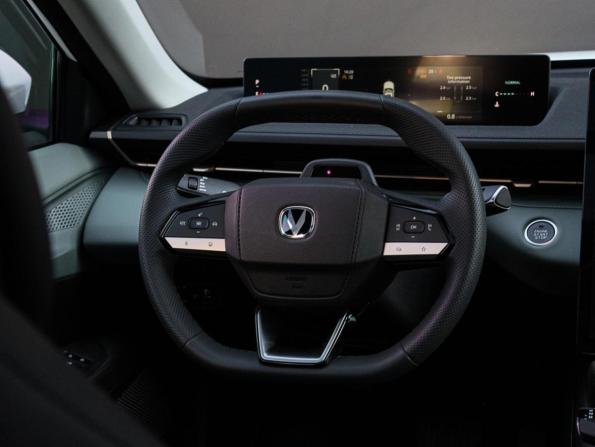 Changan Lamore с пробегом 2024 года, цена 1 990 000 рублей, 27023 км, седан, Автокод Объявления