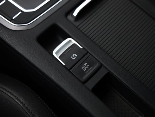 Volkswagen Passat B8 с пробегом 2017 года, цена 2 399 000 рублей, 86000 км, седан, Автокод Объявления