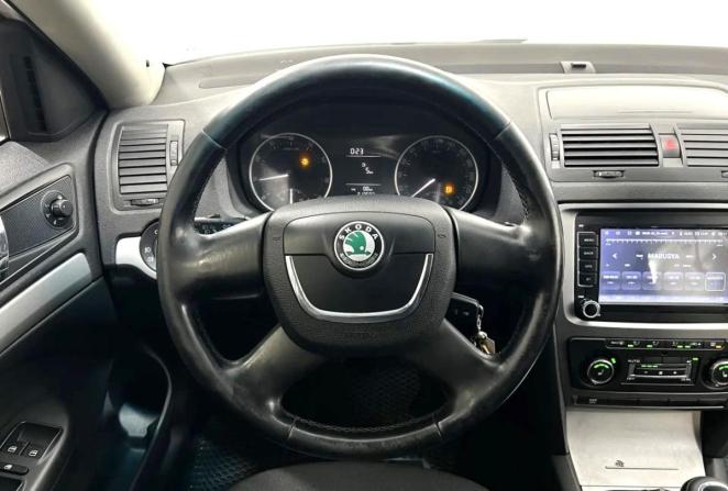 Skoda Octavia II (A5) Рестайлинг с пробегом 2013 года, цена 850 000 рублей, 212590 км, лифтбек, Автокод Объявления