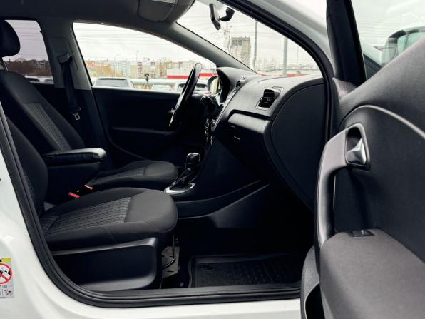 Volkswagen Polo V Рестайлинг с пробегом 2018 года, цена 880 000 рублей, 156709 км, седан, Автокод Объявления