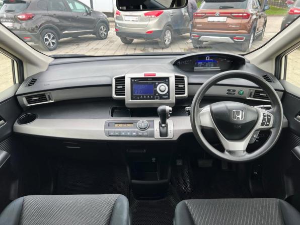 Honda Freed I Рестайлинг с пробегом 2012 года, цена 890 000 рублей, 236074 км, компактвэн, Автокод Объявления