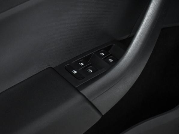 Skoda Rapid I Рестайлинг с пробегом 2018 года, цена 1 230 000 рублей, 88227 км, лифтбек, Автокод Объявления