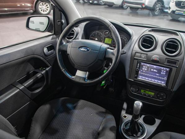 Ford Fiesta Mk5 с пробегом 2006 года, цена 299 000 рублей, 220244 км, хэтчбек, Автокод Объявления