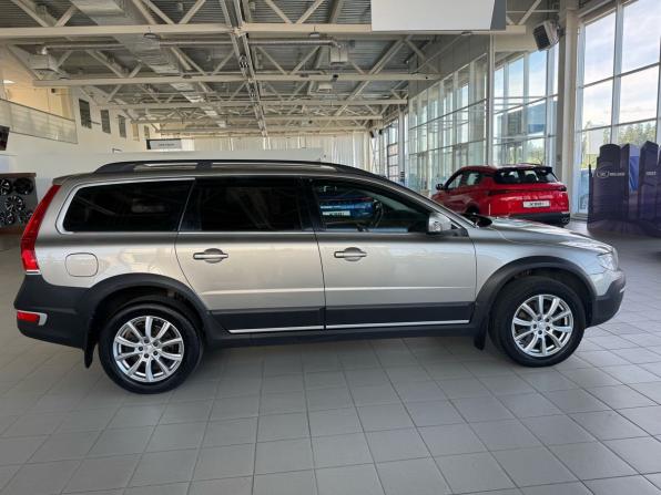 Volvo XC70 II Рестайлинг с пробегом 2016 года, цена 1 755 000 рублей, 288500 км, универсал, Автокод Объявления