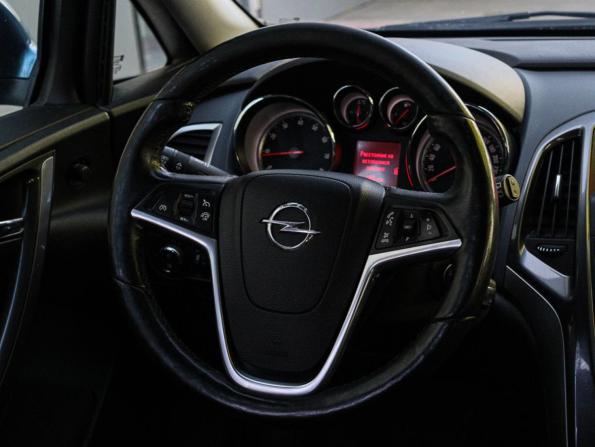 Opel Astra J Рестайлинг с пробегом 2013 года, цена 820 000 рублей, 154788 км, хэтчбек, Автокод Объявления