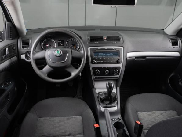 Skoda Octavia II (A5) Рестайлинг с пробегом 2013 года, цена 999 000 рублей, 110265 км, лифтбек, Автокод Объявления