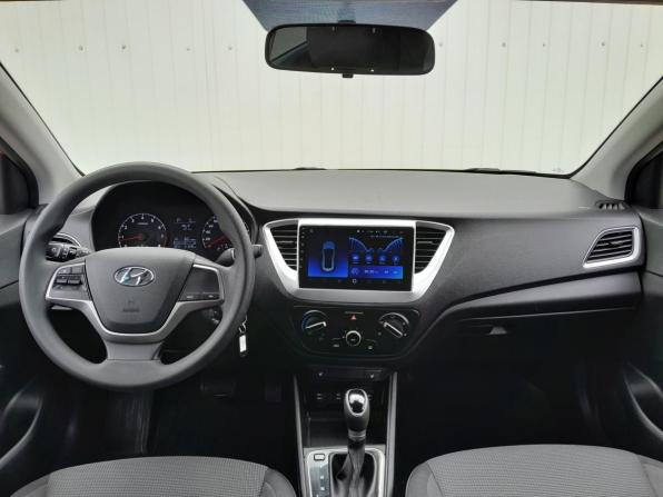 Hyundai Solaris II с пробегом 2018 года, цена 1 449 000 рублей, 61690 км, седан, Автокод Объявления