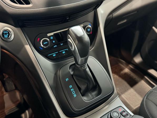 Ford Kuga II с пробегом 2016 года, цена 1 470 000 рублей, 71600 км, внедорожник, Автокод Объявления