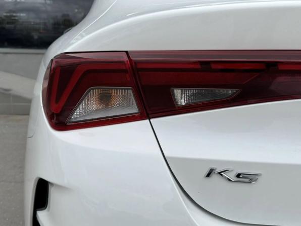 Kia K5 III с пробегом 2021 года, цена 2 550 000 рублей, 107494 км, седан, Автокод Объявления