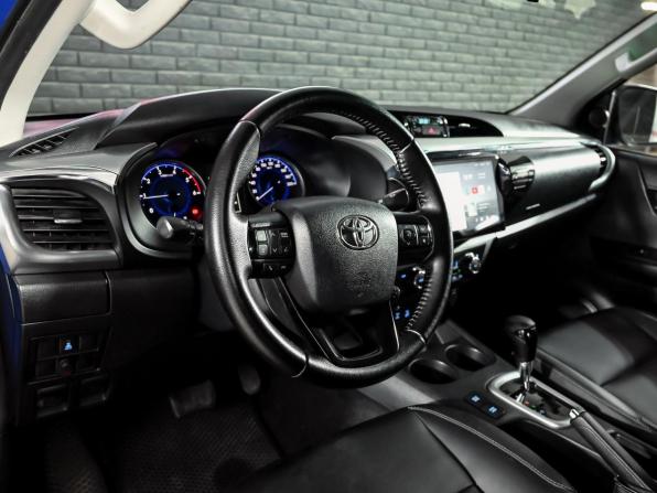 Toyota Hilux VIII с пробегом 2016 года, цена 2 940 000 рублей, 176871 км, пикап, Автокод Объявления