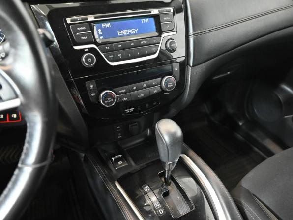 Nissan Qashqai II с пробегом 2019 года, цена 1 950 000 рублей, 123246 км, внедорожник, Автокод Объявления