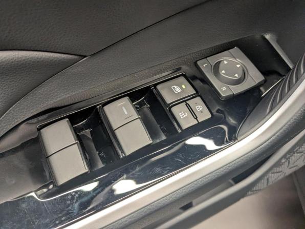 Toyota RAV4 V (XA50) с пробегом 2025 года, цена 3 850 000 рублей, 5557 км, внедорожник, Автокод Объявления