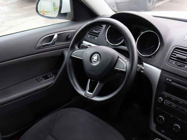 Skoda Yeti I Рестайлинг с пробегом 2014 года, цена 950 000 рублей, 101436 км, внедорожник, Автокод Объявления