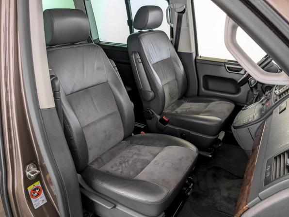 Volkswagen Multivan T5 Рестайлинг с пробегом 2012 года, цена 2 850 000 рублей, 122609 км, минивэн, Автокод Объявления