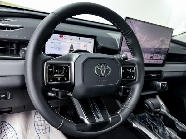 Toyota RAV4 VI (XA60) с пробегом 2025 года, цена 4 099 000 рублей, 15 км, внедорожник, Автокод Объявления