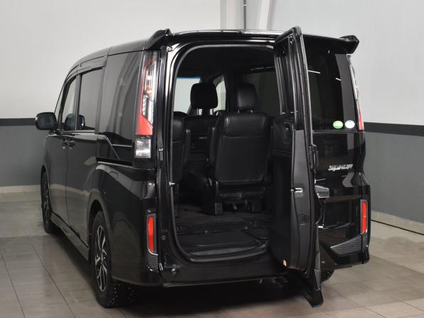 Honda Stepwgn V Рестайлинг с пробегом 2019 года, цена 2 314 995 рублей, 50293 км, минивэн, Автокод Объявления