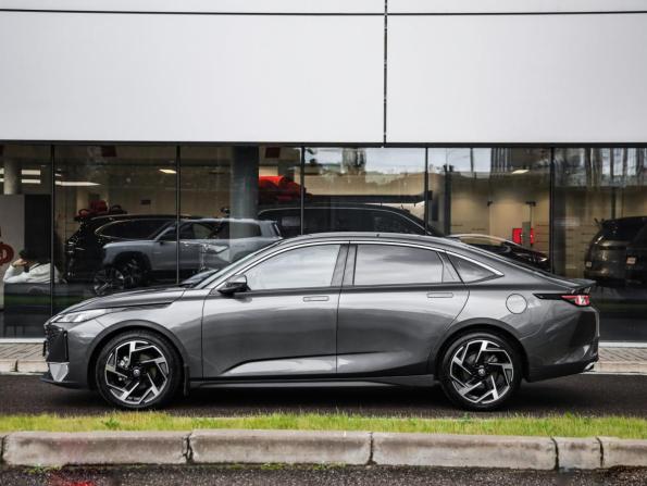 Changan Lamore с пробегом 2024 года, цена 2 050 000 рублей, 12853 км, седан, Автокод Объявления