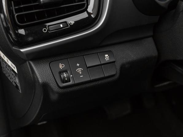 Kia Stonic I с пробегом 2019 года, цена 1 790 000 рублей, 84027 км, внедорожник, Автокод Объявления