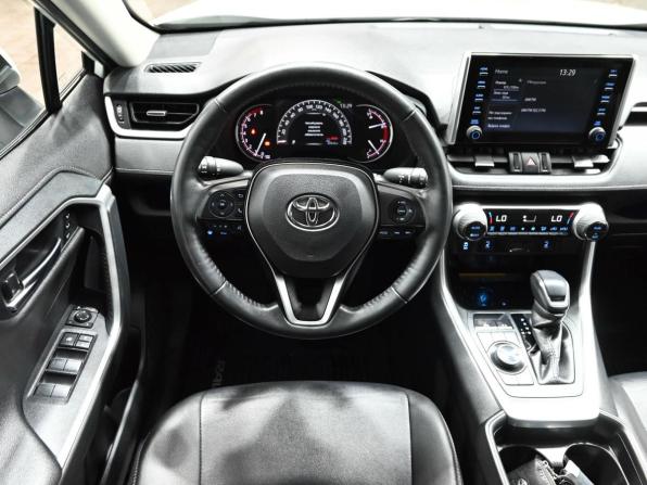 Toyota RAV4 V (XA50) с пробегом 2021 года, цена 3 990 000 рублей, 68152 км, внедорожник, Автокод Объявления