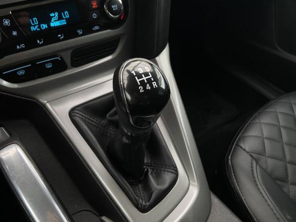 Ford Focus III с пробегом 2013 года, цена 700 000 рублей, 187185 км, хэтчбек, Автокод Объявления