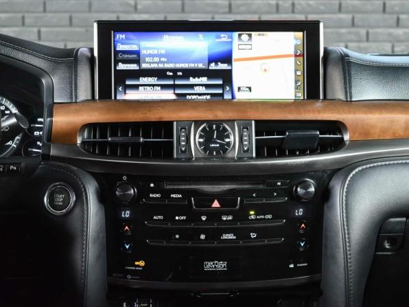 Lexus LX III Рестайлинг 2 с пробегом 2015 года, цена 4 900 000 рублей, 259937 км, внедорожник, Автокод Объявления