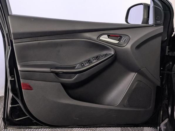Ford Focus III Рестайлинг с пробегом 2016 года, цена 1 200 000 рублей, 101998 км, хэтчбек, Автокод Объявления
