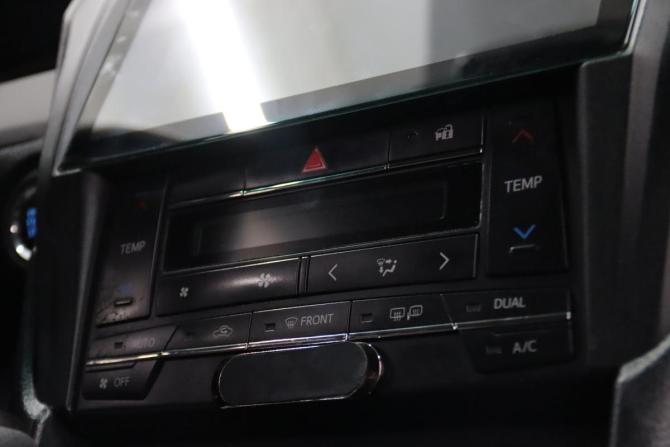 Toyota Camry VII (XV50) Рестайлинг с пробегом 2017 года, цена 1 570 170 рублей, 354213 км, седан, Автокод Объявления