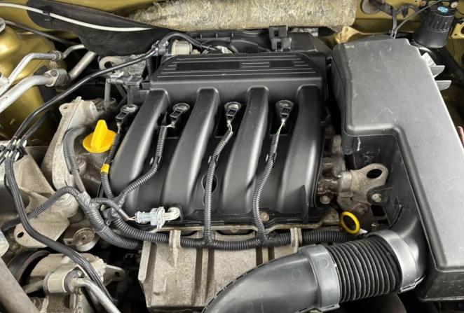 Renault Sandero II с пробегом 2015 года, цена 895 000 рублей, 83054 км, хэтчбек, Автокод Объявления