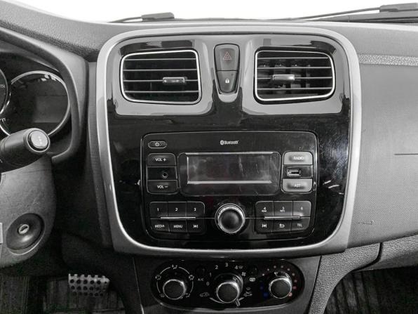 Renault Logan II с пробегом 2018 года, цена 760 000 рублей, 155450 км, седан, Автокод Объявления