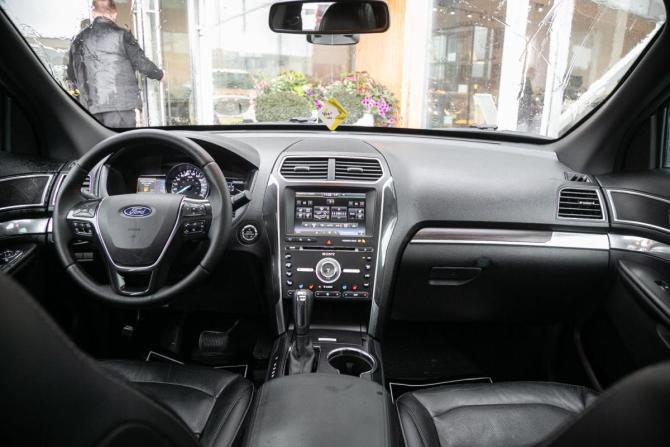Ford Explorer V Рестайлинг с пробегом 2016 года, цена 2 398 000 рублей, 143200 км, внедорожник, Автокод Объявления