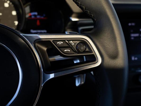 Porsche Macan I Рестайлинг с пробегом 2018 года, цена 3 729 000 рублей, 88255 км, внедорожник, Автокод Объявления