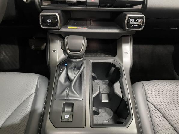 Toyota RAV4 VI (XA60) с пробегом 2026 года, цена 4 130 000 рублей, 16 км, внедорожник, Автокод Объявления