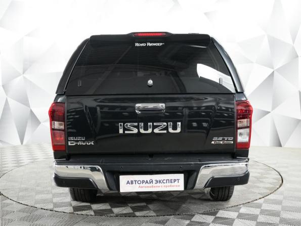 Isuzu D-Max II с пробегом 2016 года, цена 2 280 000 рублей, 107000 км, пикап, Автокод Объявления