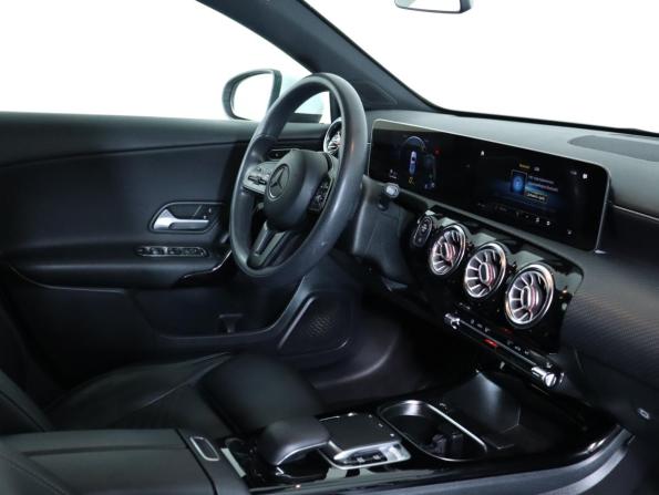 Mercedes-Benz A-Класс IV (W177) с пробегом 2018 года, цена 2 190 000 рублей, 105800 км, хэтчбек, Автокод Объявления