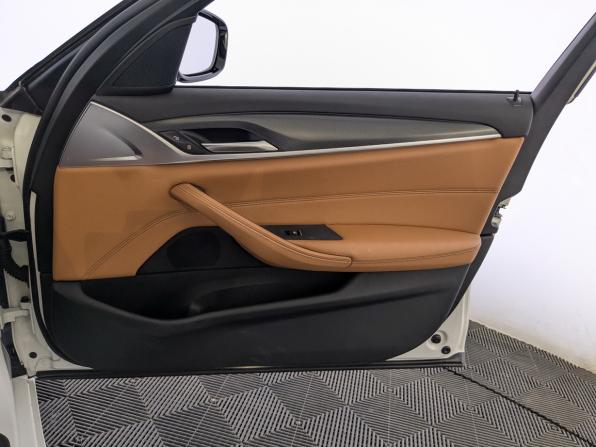 BMW 5 серии VII (G30/G31/G38) Рестайлинг с пробегом 2021 года, цена 5 330 000 рублей, 52720 км, седан, Автокод Объявления