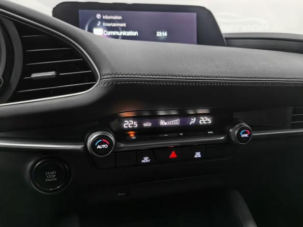 Mazda 3 IV (BP) с пробегом 2020 года, цена 1 970 000 рублей, 40003 км, седан, Автокод Объявления