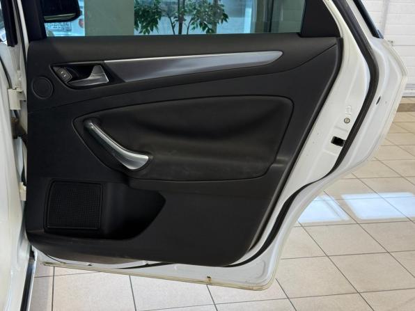 Ford Mondeo IV Рестайлинг с пробегом 2011 года, цена 900 000 рублей, 252648 км, седан, Автокод Объявления