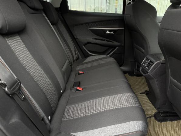 Peugeot 3008 II с пробегом 2018 года, цена 1 799 000 рублей, 110868 км, внедорожник, Автокод Объявления