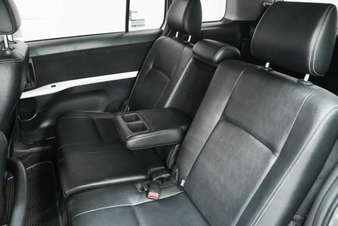 Toyota ISis I Рестайлинг с пробегом 2012 года, цена 1 100 000 рублей, 221686 км, компактвэн, Автокод Объявления