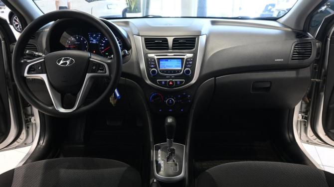 Hyundai Solaris I с пробегом 2012 года, цена 845 000 рублей, 150000 км, седан, Автокод Объявления