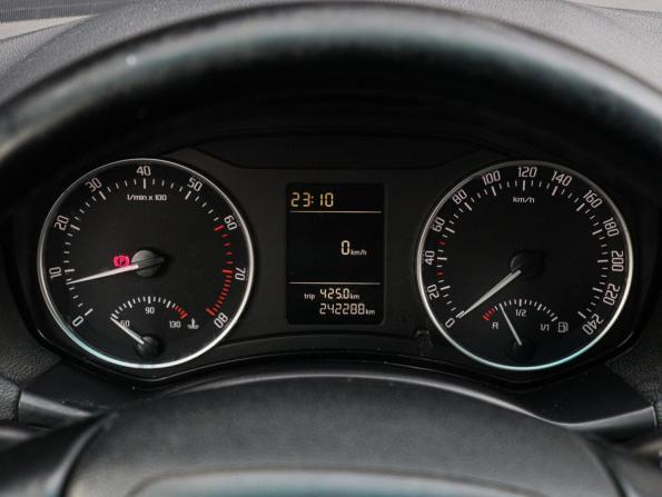Skoda Octavia II (A5) Рестайлинг с пробегом 2011 года, цена 707 000 рублей, 216275 км, лифтбек, Автокод Объявления