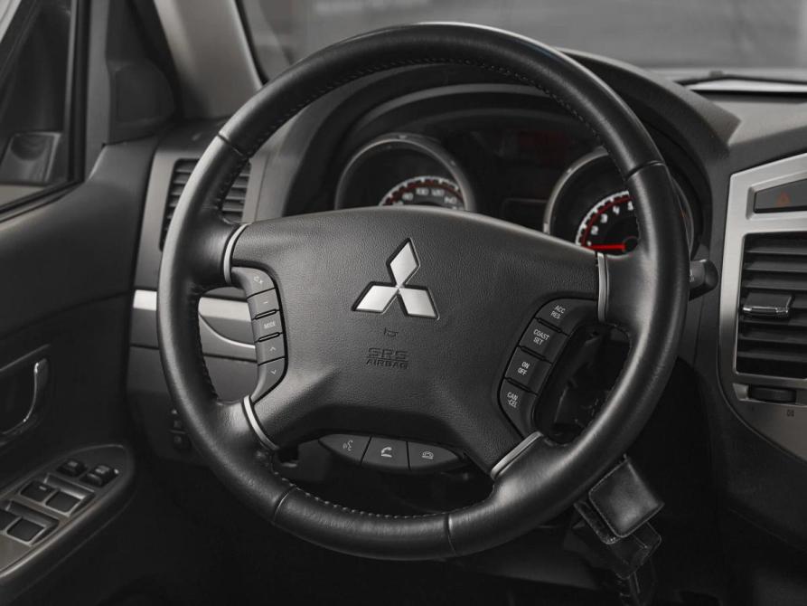 Mitsubishi Pajero IV Рестайлинг 2 Москва  - изображение 9
