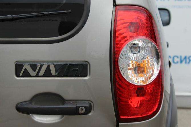 Chevrolet Niva I Рестайлинг с пробегом 2015 года, цена 555 000 рублей, 145000 км, внедорожник, Автокод Объявления
