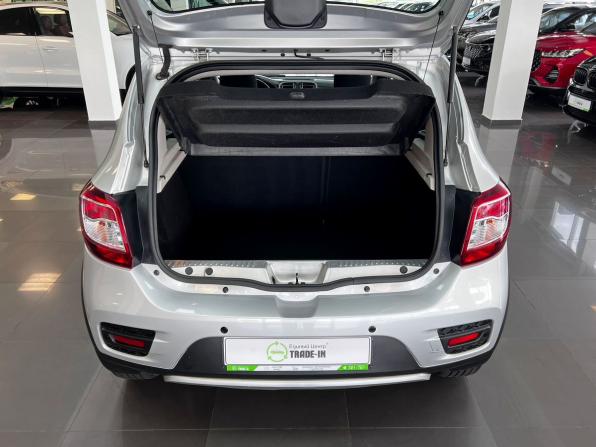 Renault Sandero II с пробегом 2015 года, цена 1 065 000 рублей, 100430 км, хэтчбек, Автокод Объявления