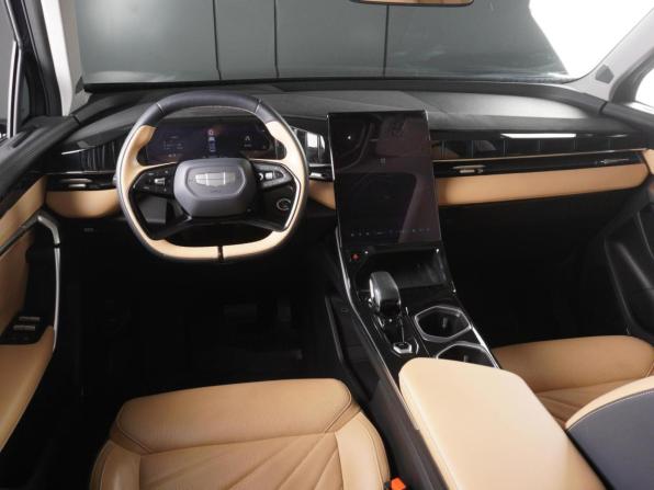 Geely Atlas II с пробегом 2023 года, цена 2 399 000 рублей, 73144 км, внедорожник, Автокод Объявления