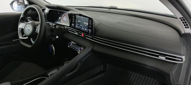 Hyundai Elantra VII (CN7) с пробегом 2023 года, цена 1 999 000 рублей, 20000 км, седан, Автокод Объявления